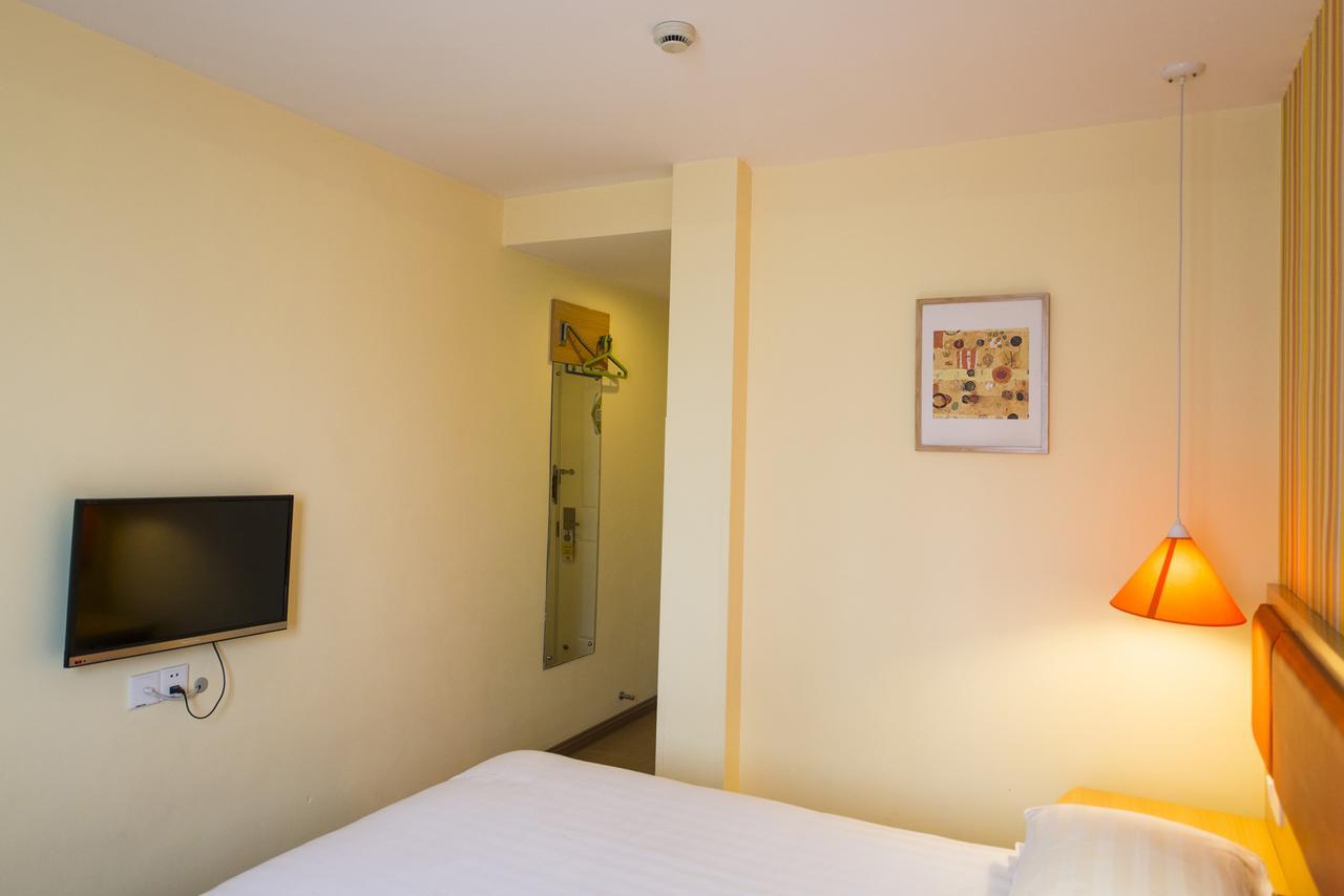 Home Inn Chongqing Jiangbei Airport Shuangfeng Road Екстер'єр фото