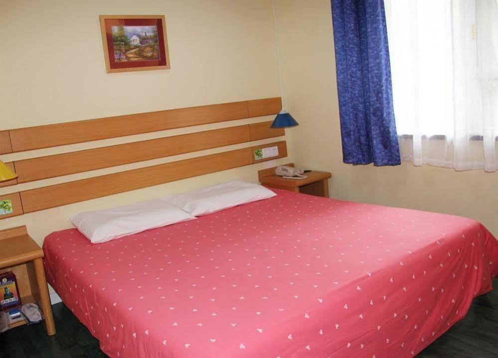 Home Inn Chongqing Jiangbei Airport Shuangfeng Road Екстер'єр фото