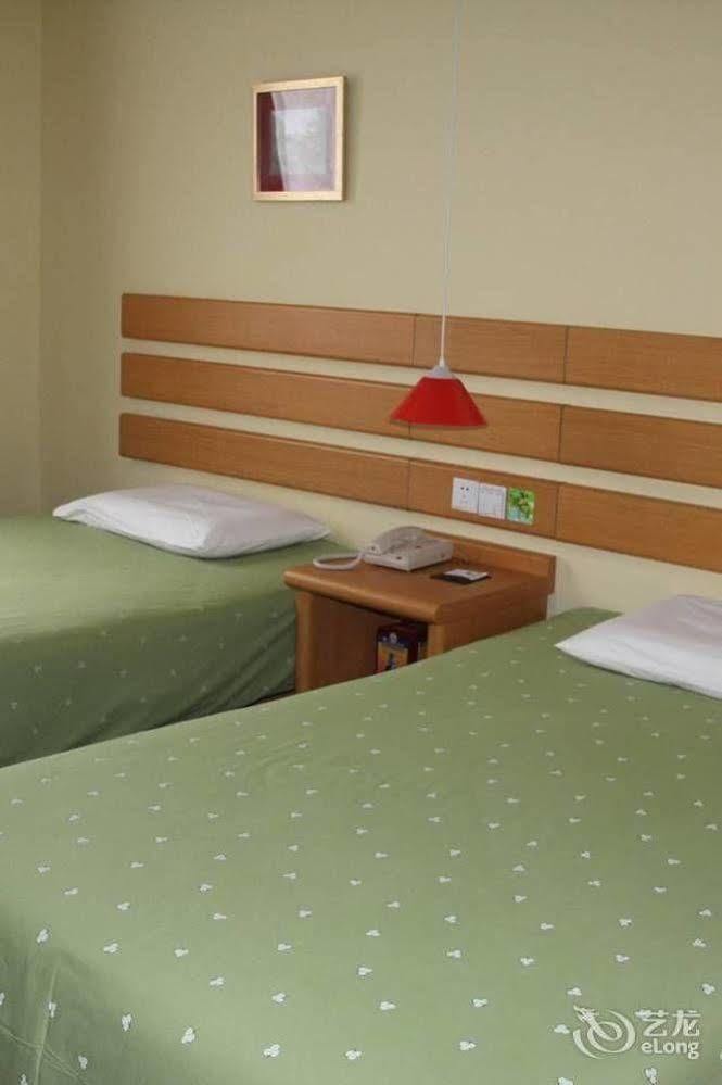 Home Inn Chongqing Jiangbei Airport Shuangfeng Road Екстер'єр фото